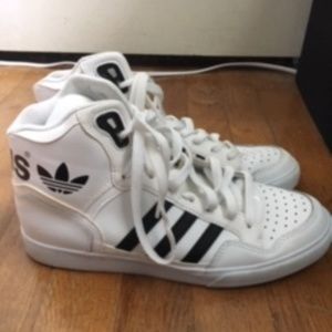 Adidas Sneakers